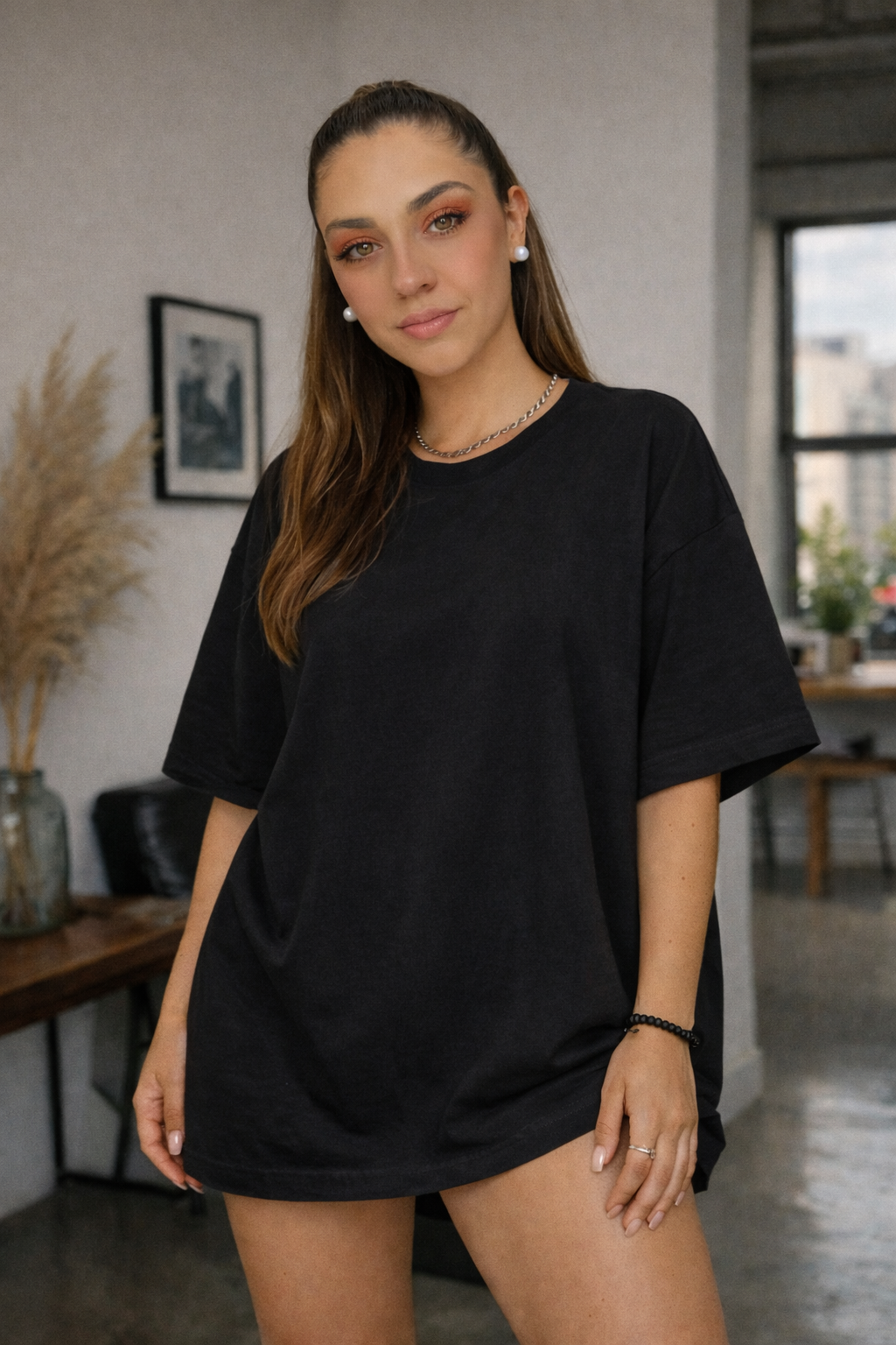 camiseta negra oversize
